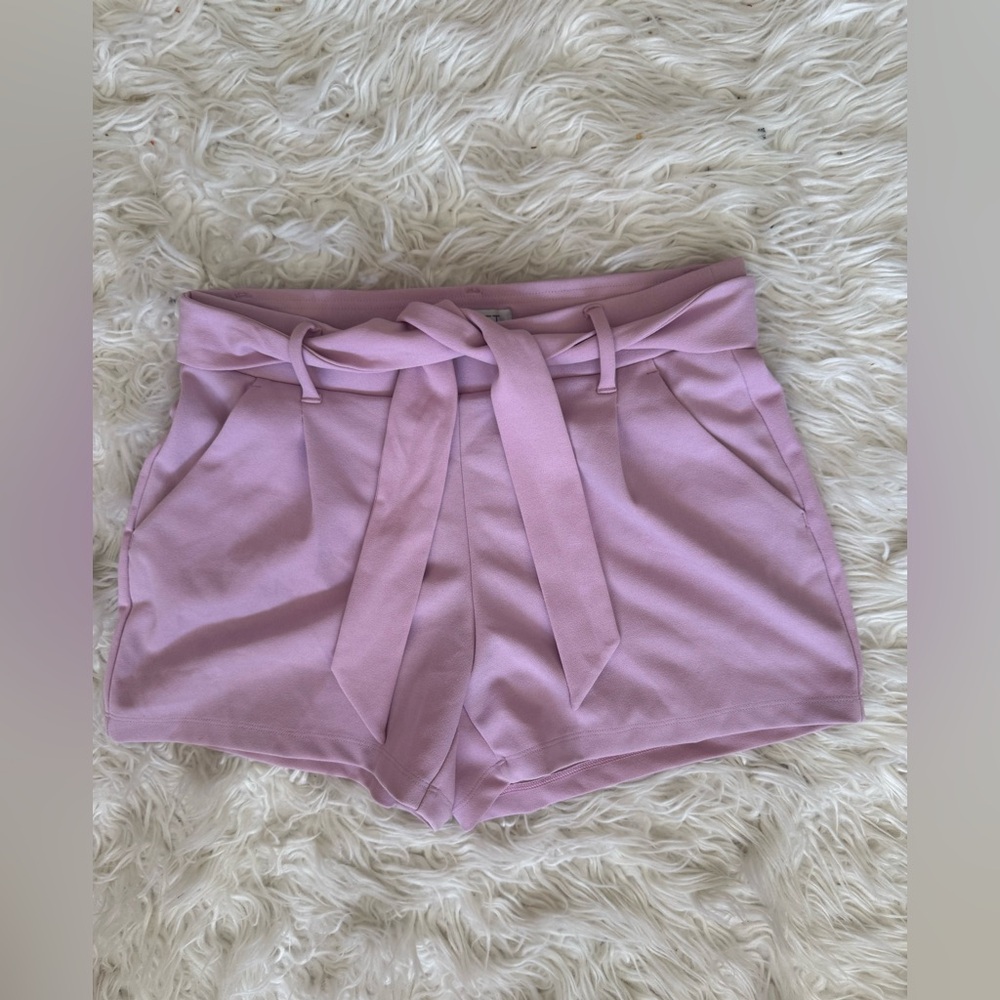 The loft lavender knit tie shorts size small